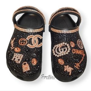 BRAND NEW Signature 'BlackRose' Crocs (Women's Size 9)